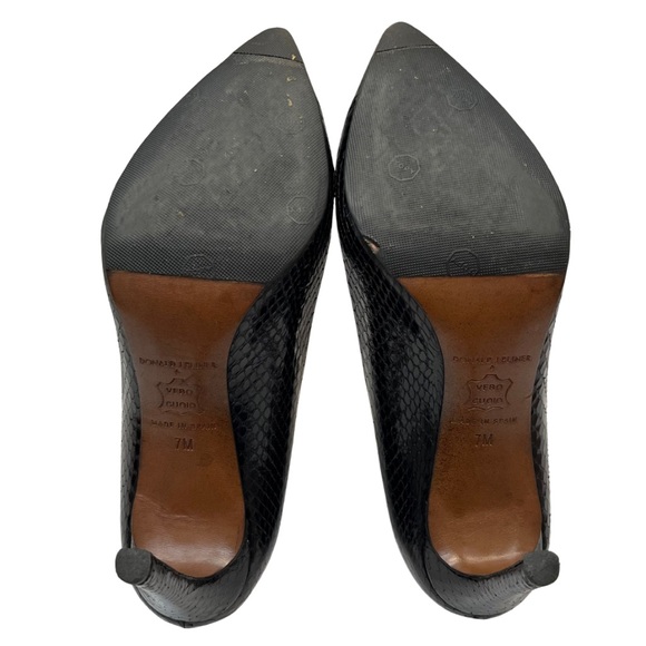 Donald Pliner Snakeskin “Phillo” Pointed Toe Heels Size: 7